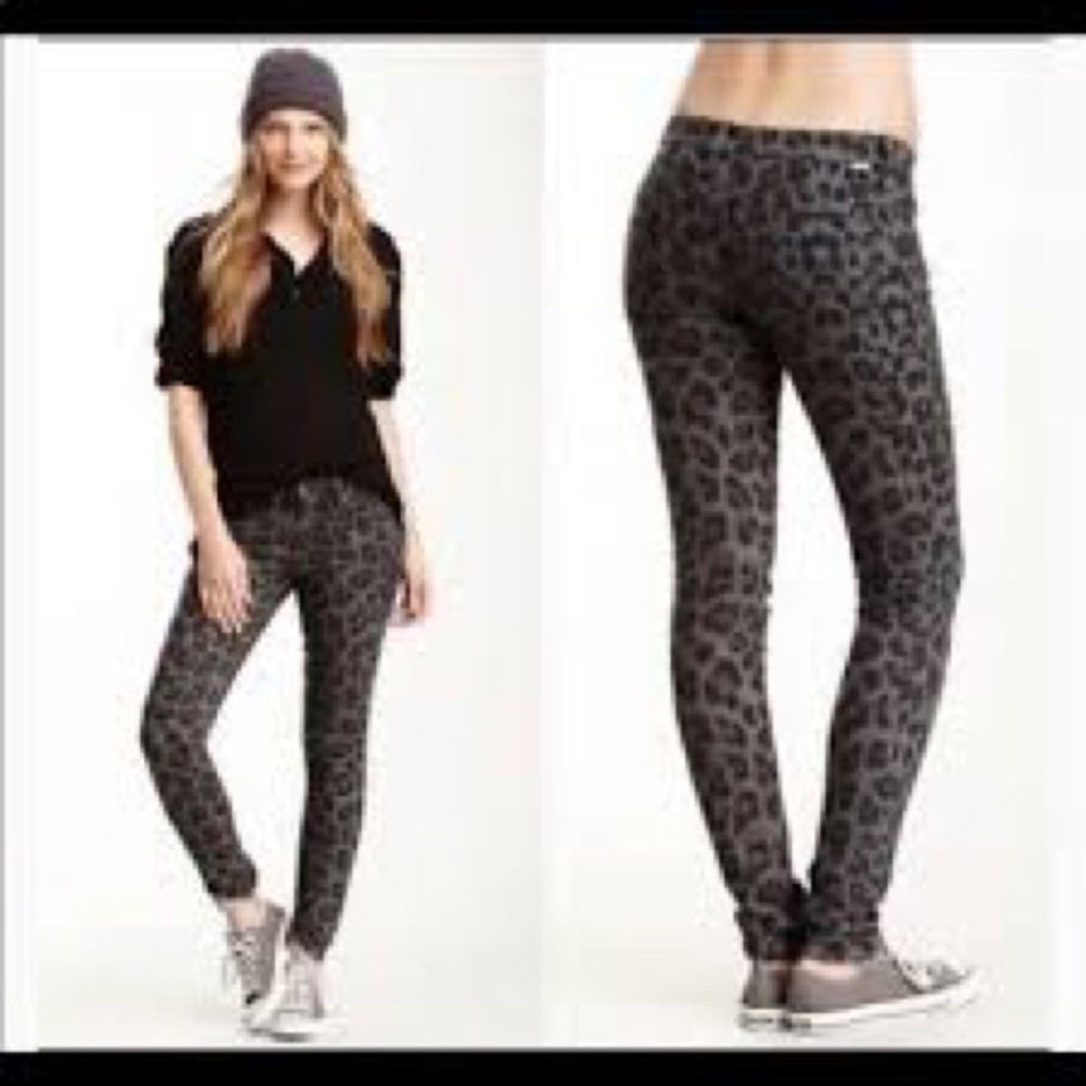 Mother the Looker jeans in  paw (leopard)